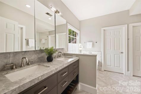 6504 Hunter Pine Lane Charlotte NC 28270
