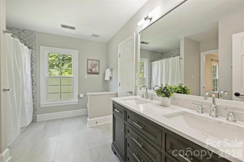 6504 Hunter Pine Lane Charlotte NC 28270