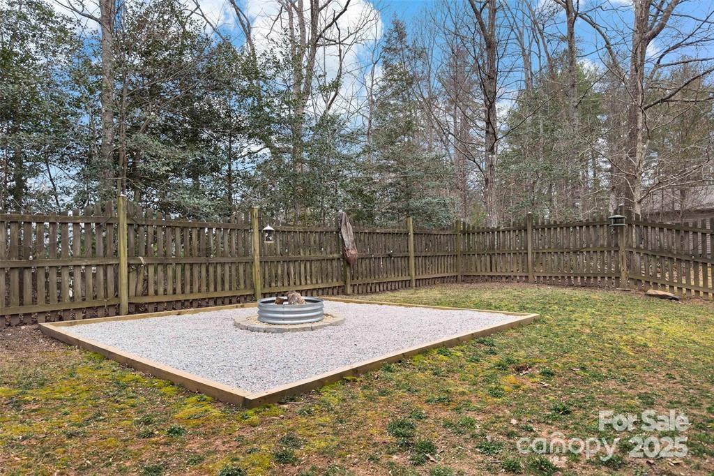 2691 Laurel Pointe Drive Morganton NC 28761
