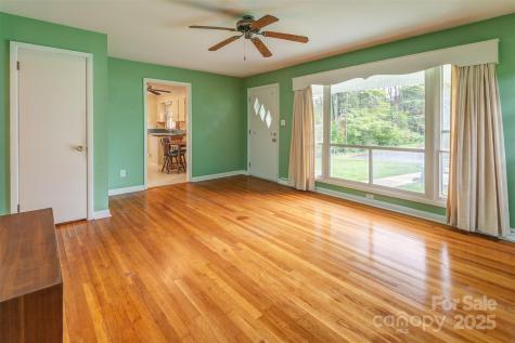 65 Garden Circle Asheville NC 28806