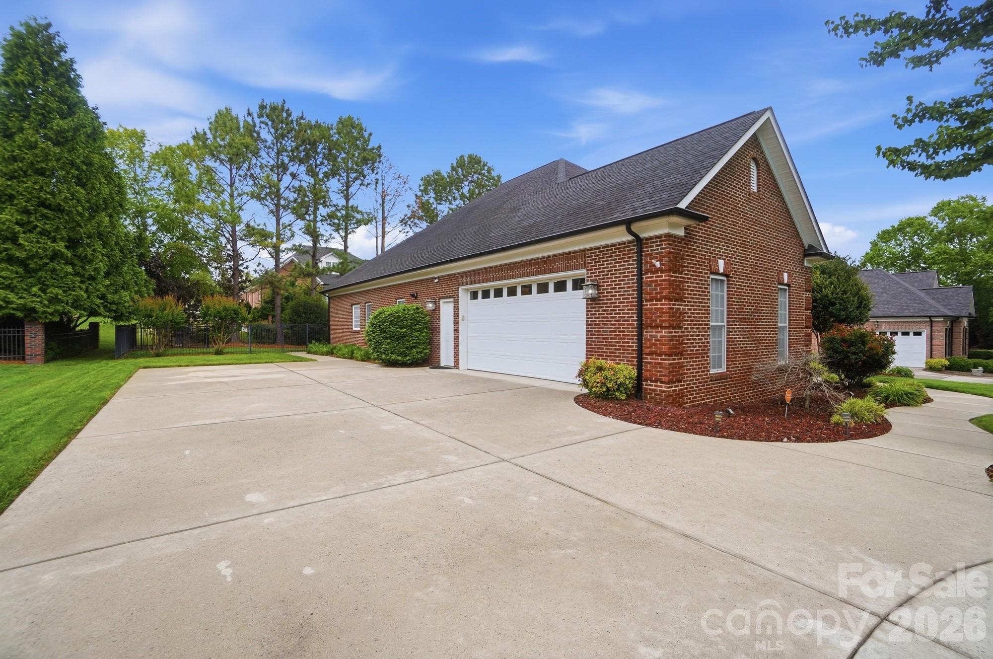 8000 Tottenham Drive Harrisburg NC 28075