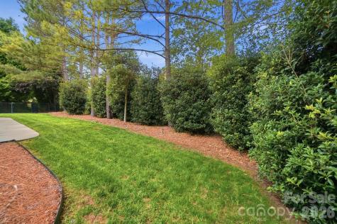 8000 Tottenham Drive Harrisburg NC 28075