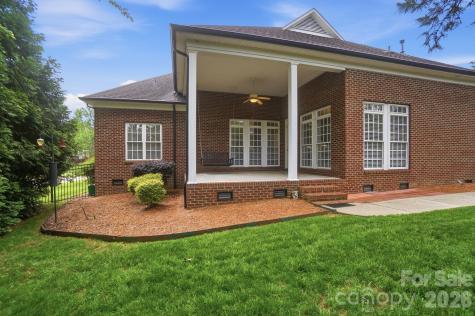 8000 Tottenham Drive Harrisburg NC 28075
