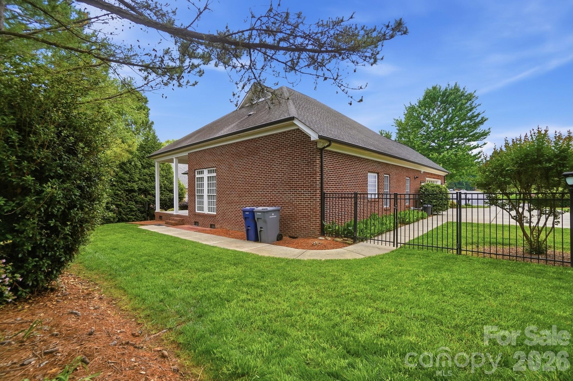 8000 Tottenham Drive Harrisburg NC 28075