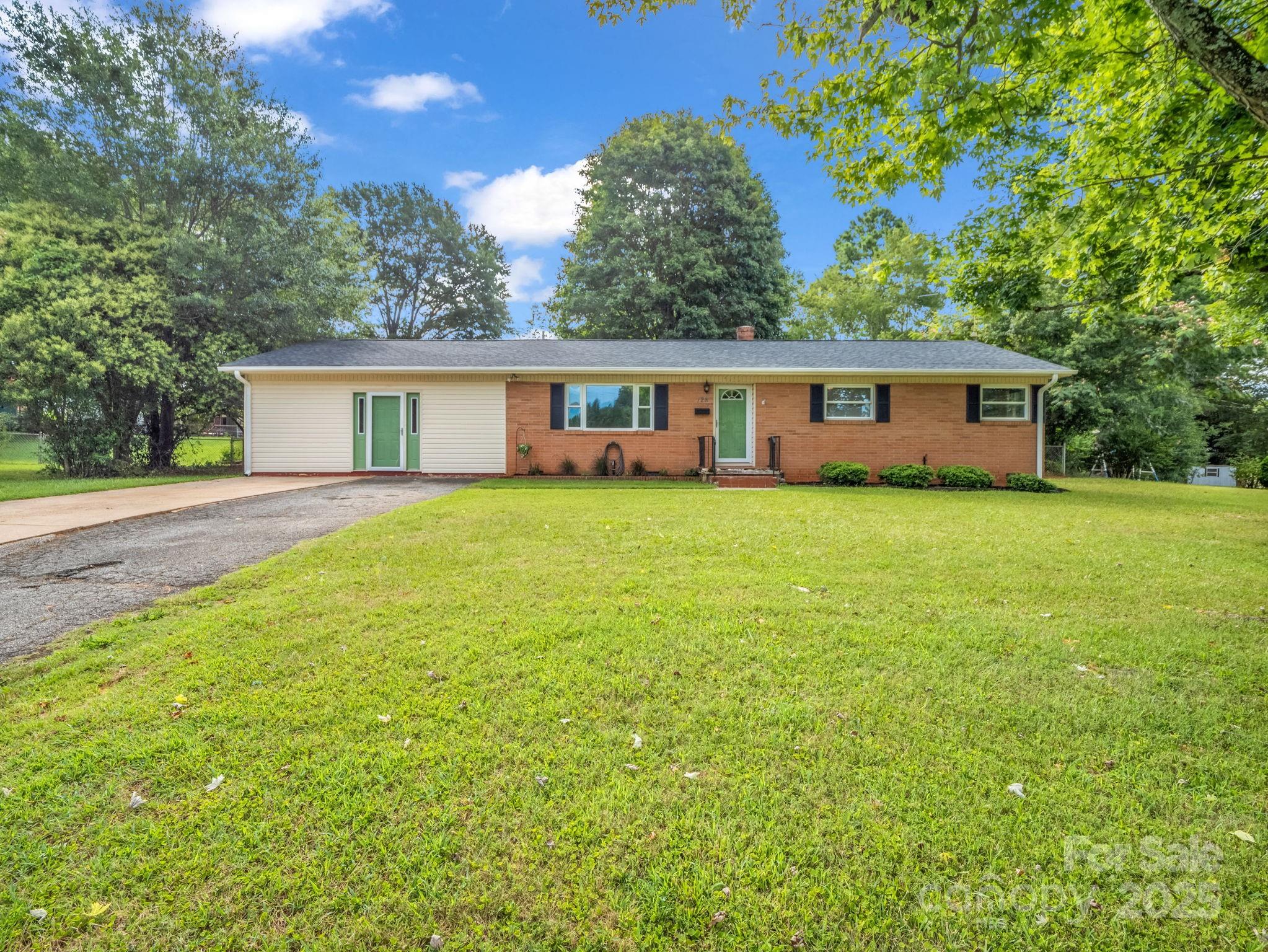 128 N Woodland Avenue Forest City NC 28043
