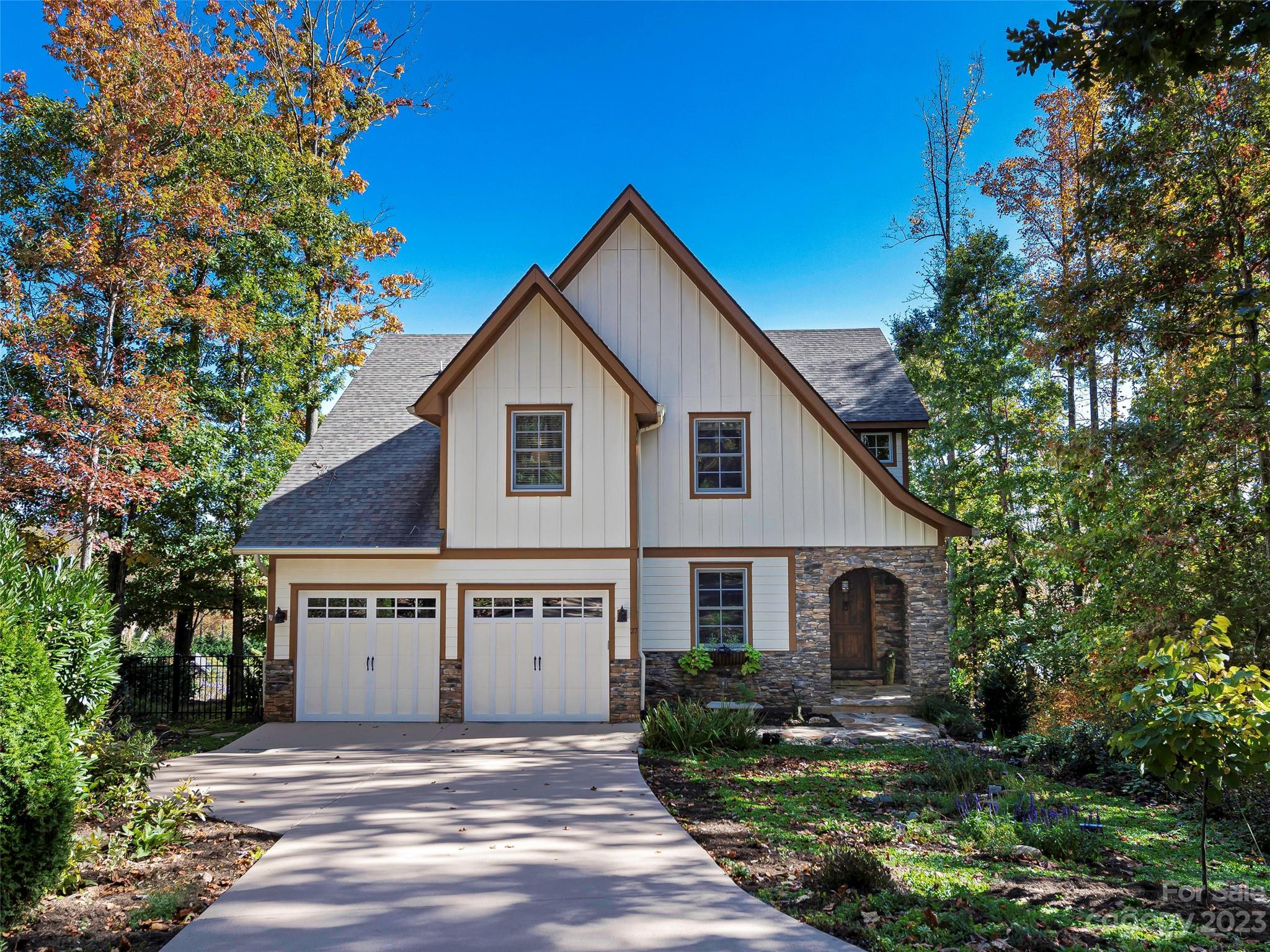 27 Acadia Drive Asheville NC 28806