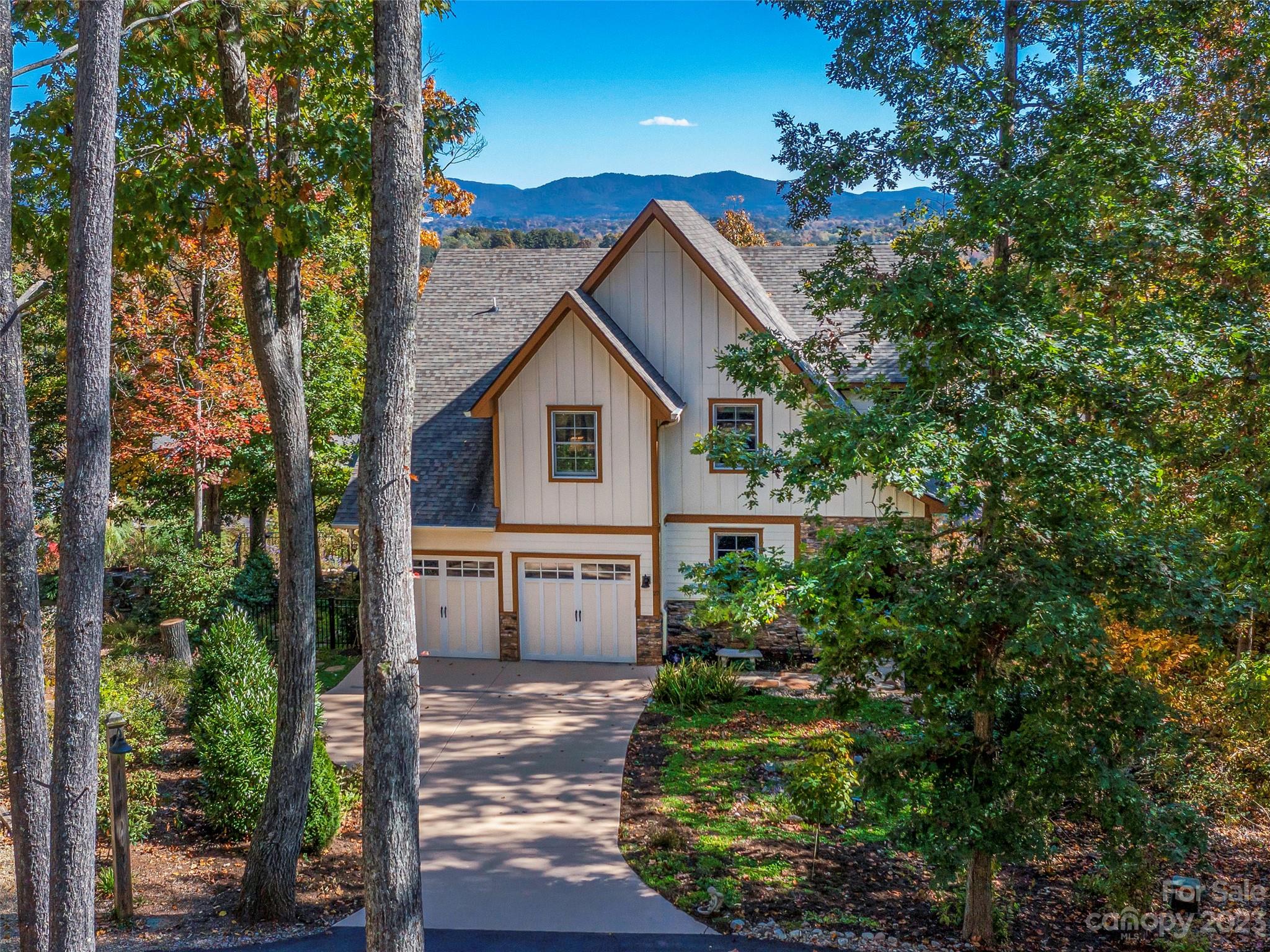 27 Acadia Drive Asheville NC 28806