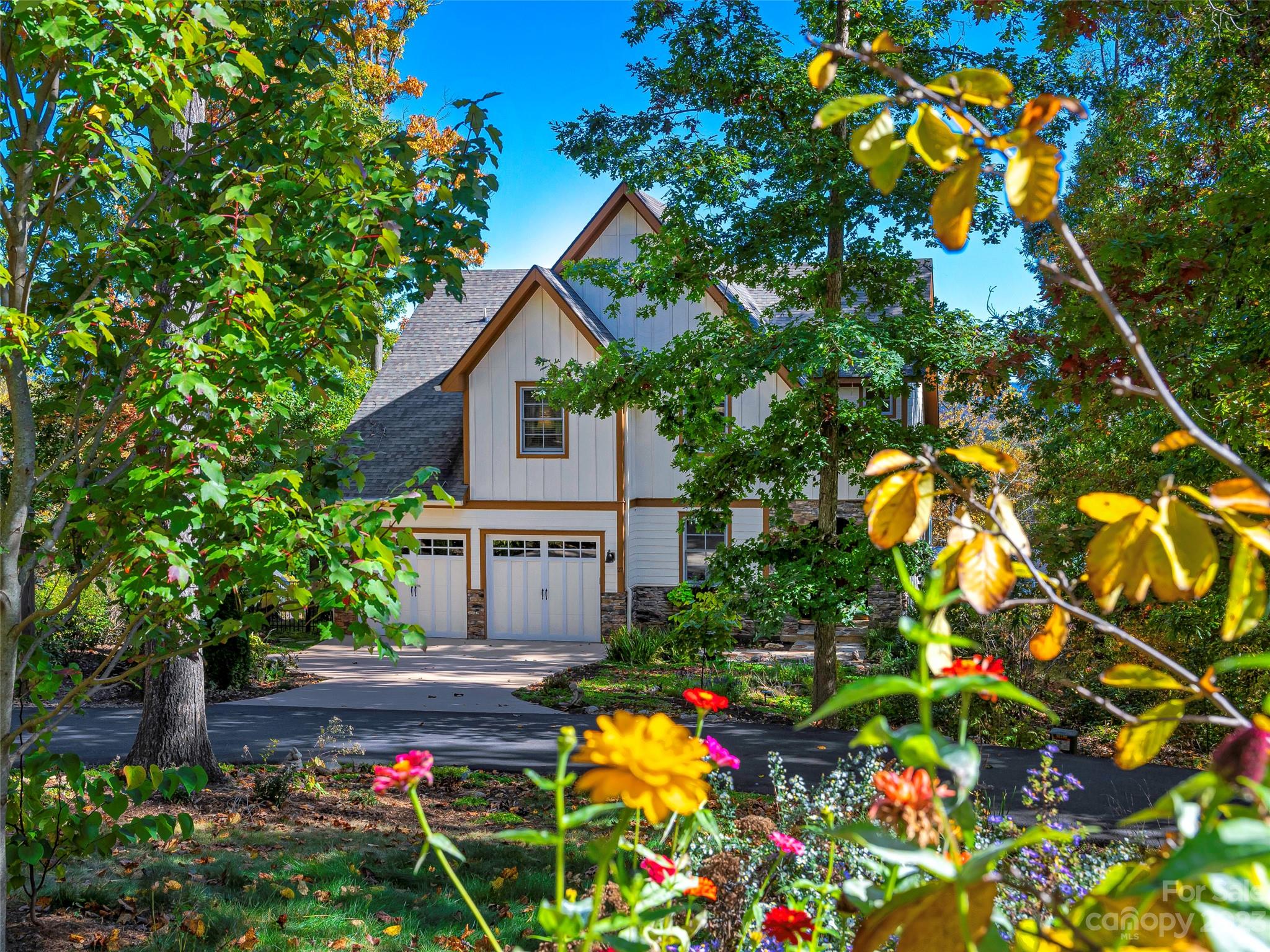27 Acadia Drive Asheville NC 28806