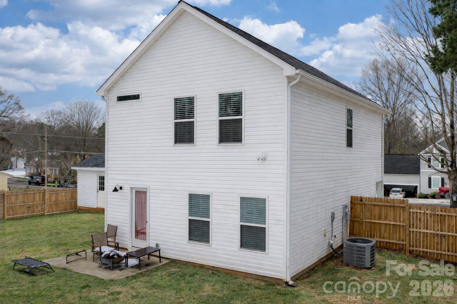1379 Melviney Street Statesville NC 28677