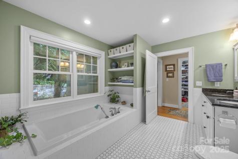 12 Rice Branch Road Asheville NC 28804