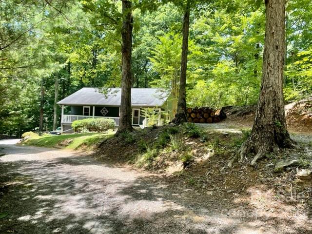 77 Bear Track Lane Saluda NC 28773