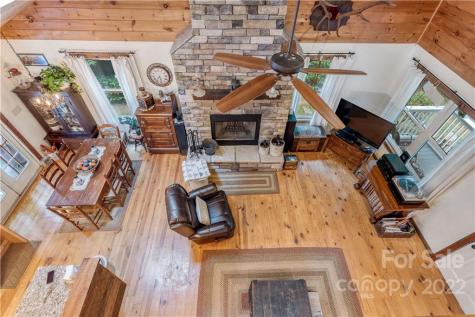 77 Bear Track Lane Saluda NC 28773