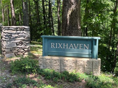 77 Bear Track Lane Saluda NC 28773