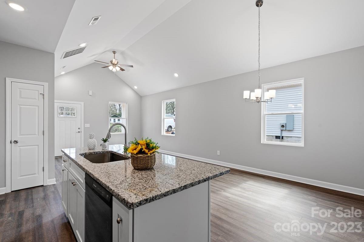422 Queens Road Gastonia NC 28052