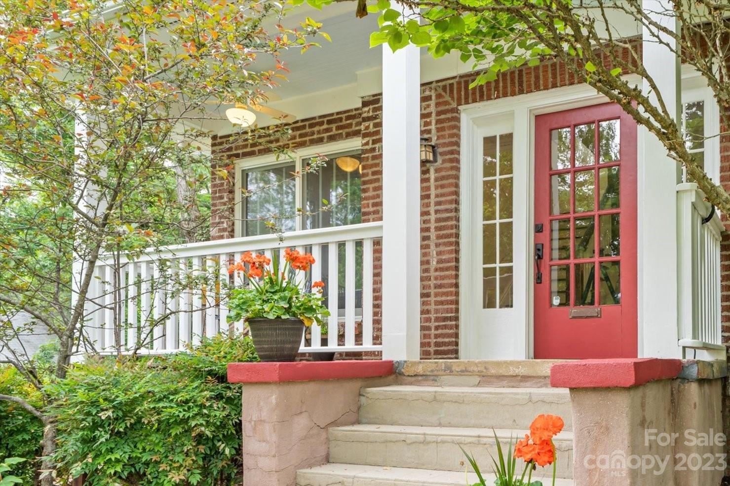 24 Warwick Road Asheville NC 28803