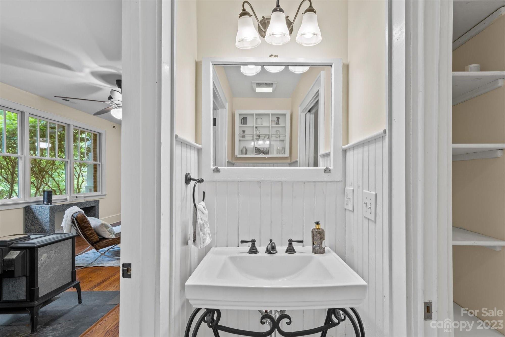 24 Warwick Road Asheville NC 28803