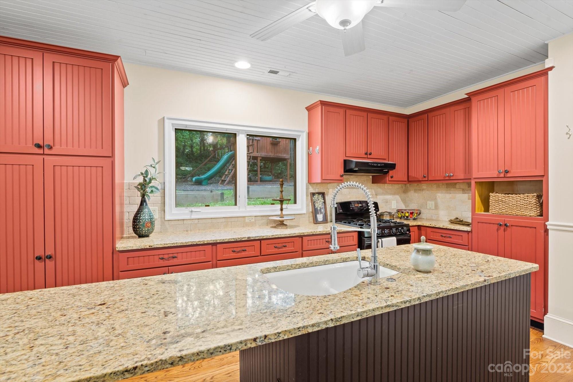 24 Warwick Road Asheville NC 28803