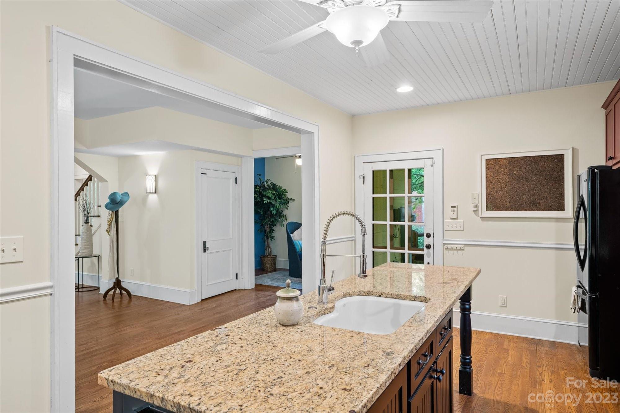 24 Warwick Road Asheville NC 28803