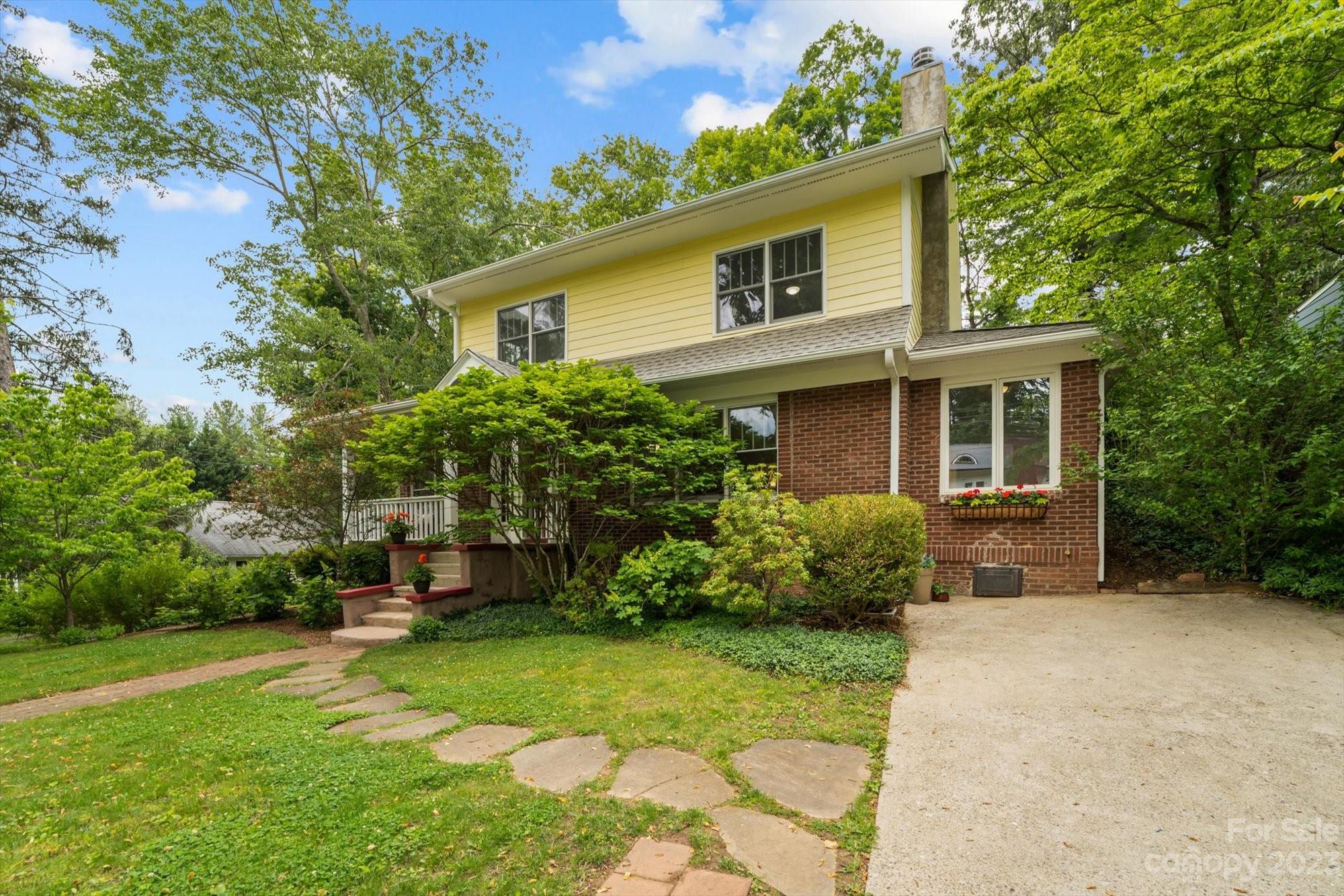 24 Warwick Road Asheville NC 28803