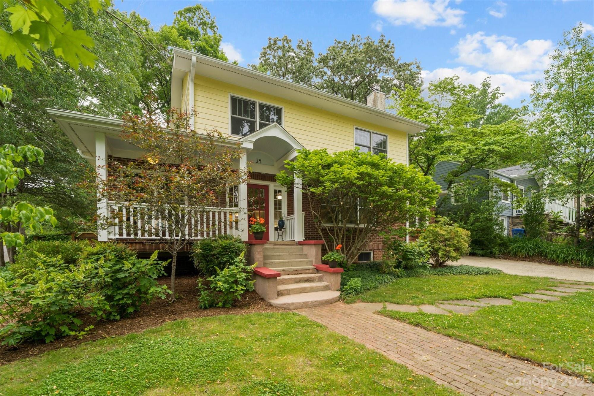 24 Warwick Road Asheville NC 28803