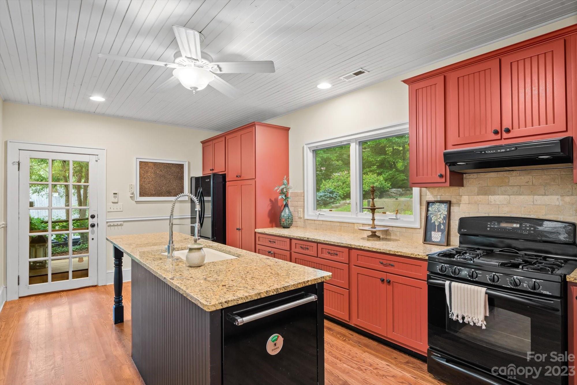 24 Warwick Road Asheville NC 28803