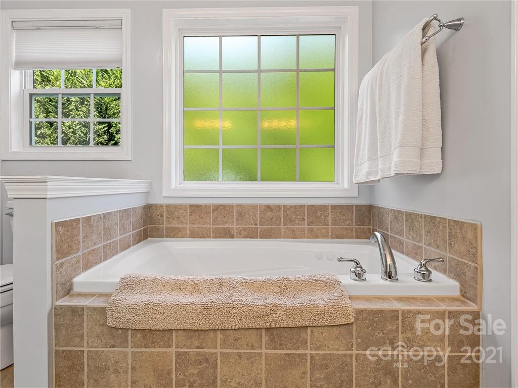 228 High Ridge Drive Mills River NC 28759