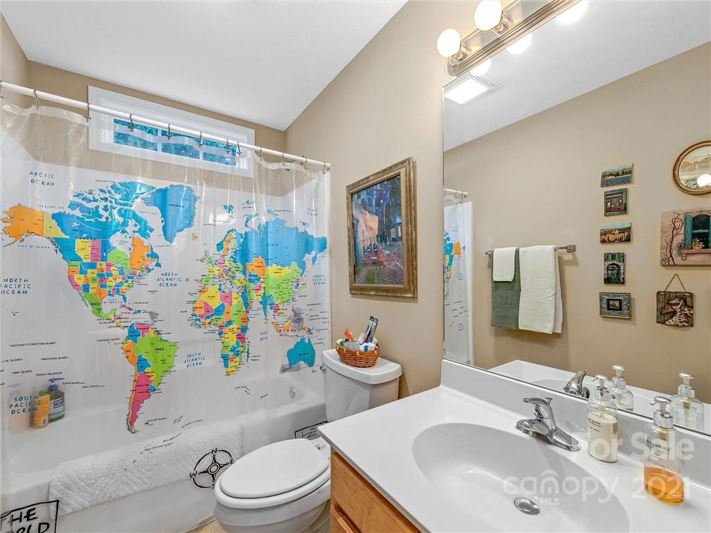 228 High Ridge Drive Mills River NC 28759