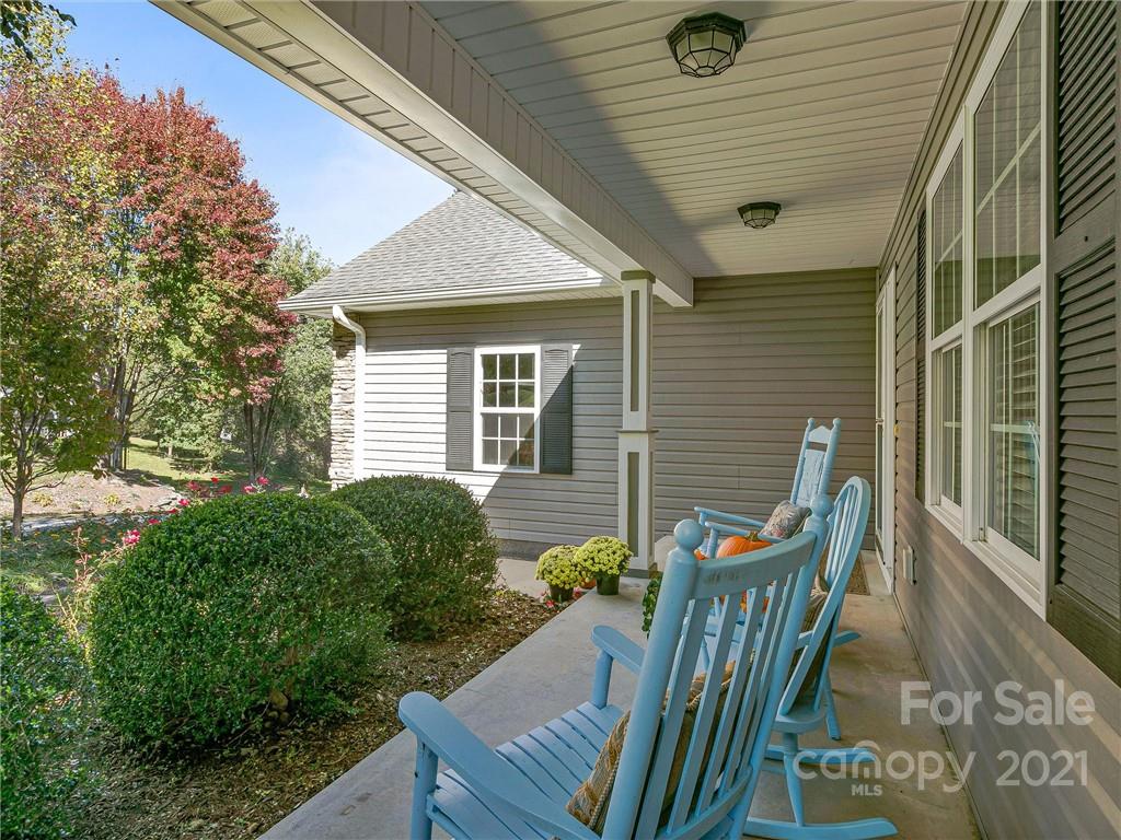 228 High Ridge Drive Mills River NC 28759