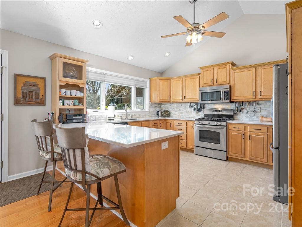 228 High Ridge Drive Mills River NC 28759