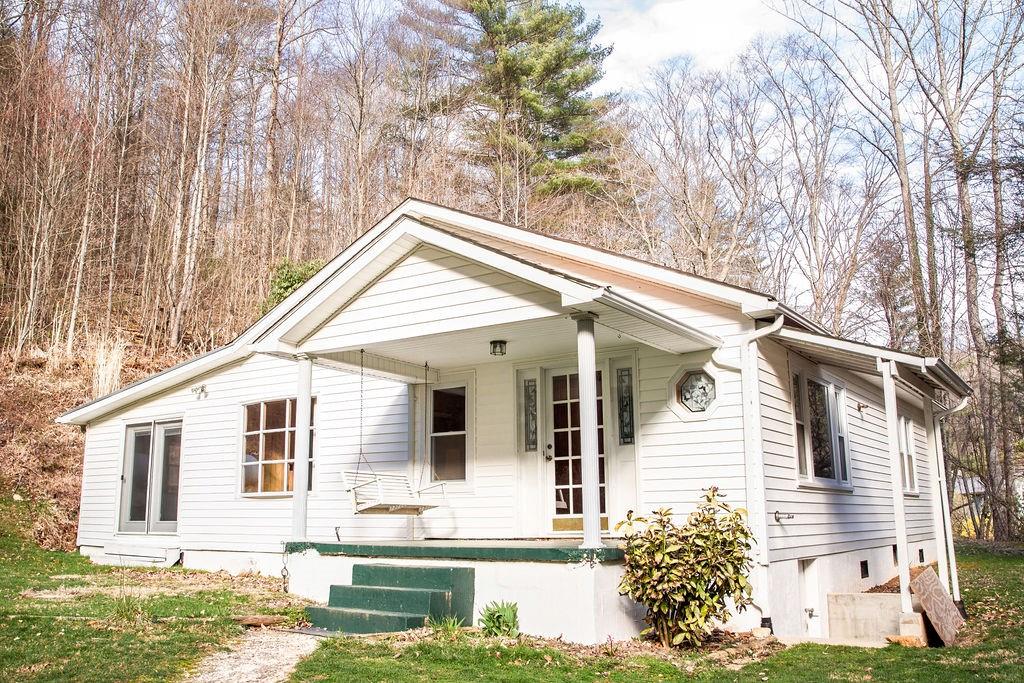 221 Sparks Road Bakersville NC 28705