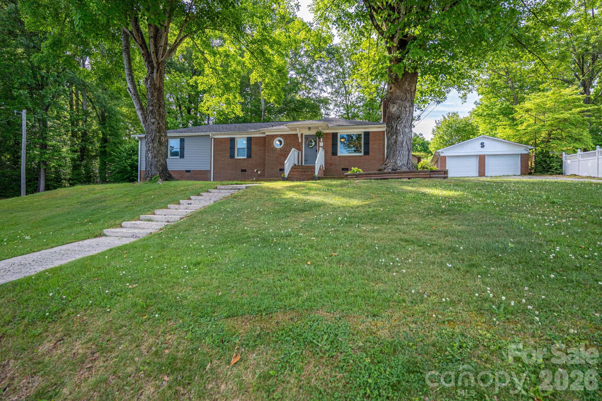 704 Dogwood Avenue Lincolnton NC 28092