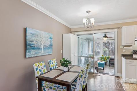 98 Oak Knoll Road Asheville NC 28804