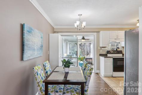 98 Oak Knoll Road Asheville NC 28804