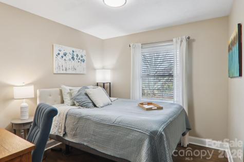 98 Oak Knoll Road Asheville NC 28804