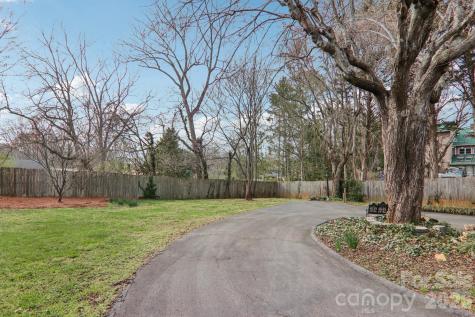 98 Oak Knoll Road Asheville NC 28804