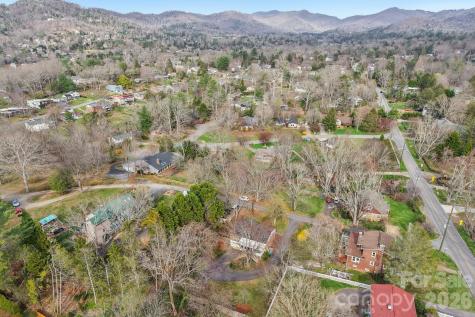 98 Oak Knoll Road Asheville NC 28804