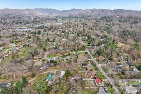 98 Oak Knoll Road Asheville NC 28804