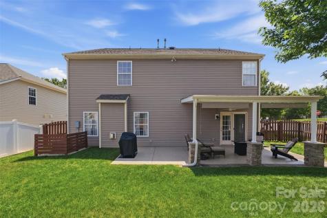 1464 Moss Creek Drive Harrisburg NC 28075