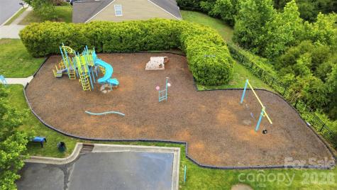 1464 Moss Creek Drive Harrisburg NC 28075