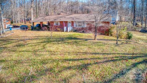 195 S Claybon Drive Advance NC 27006