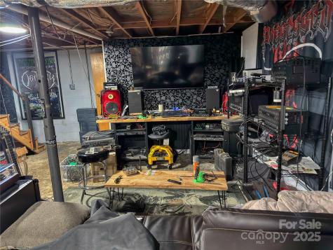 195 S Claybon Drive Advance NC 27006