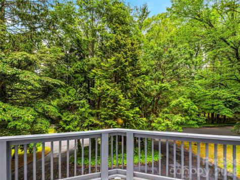 70 Skyline Drive Hendersonville NC 28791