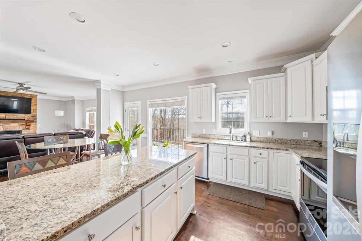 4963 Old River Drive Hickory NC 28602