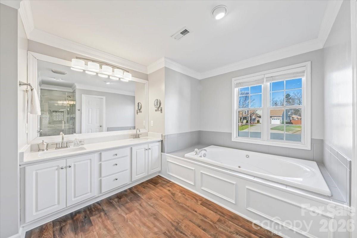 4963 Old River Drive Hickory NC 28602