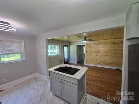 1733 Merry Oaks Road Charlotte NC 28205