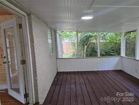 1733 Merry Oaks Road Charlotte NC 28205