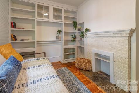 33 Green Oak Road Asheville NC 28804