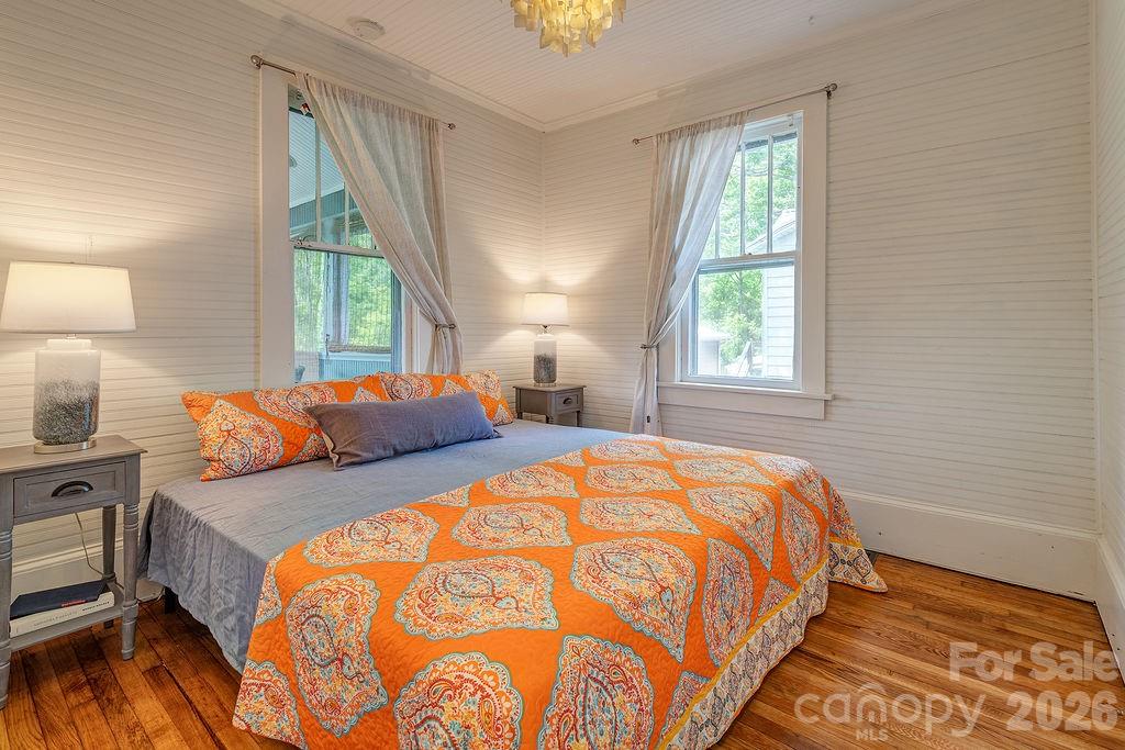 33 Green Oak Road Asheville NC 28804