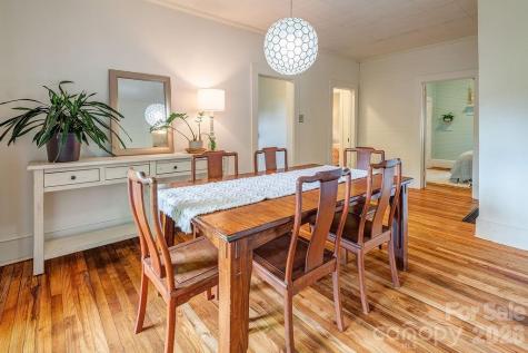 33 Green Oak Road Asheville NC 28804
