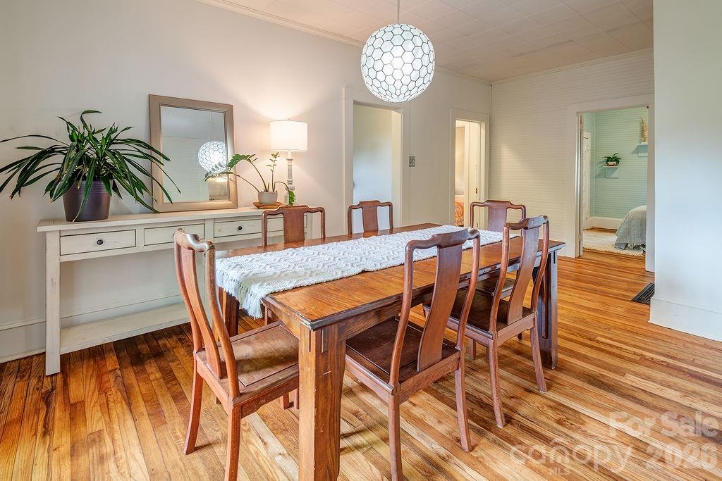 33 Green Oak Road Asheville NC 28804